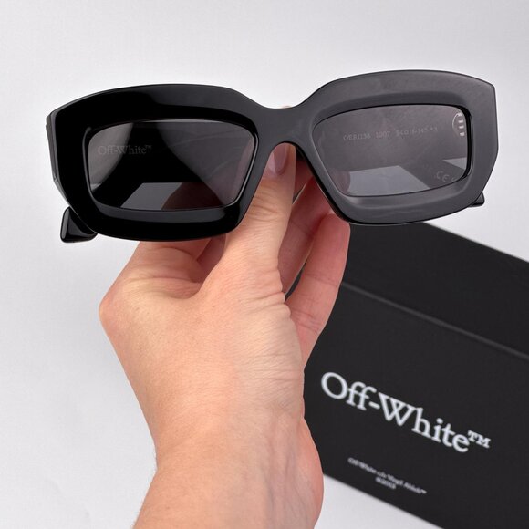 Off-White CHARLOTTE Men Sunglasses Black Rectangle Frame I Model OERI138 1007 - Picture 2 of 11